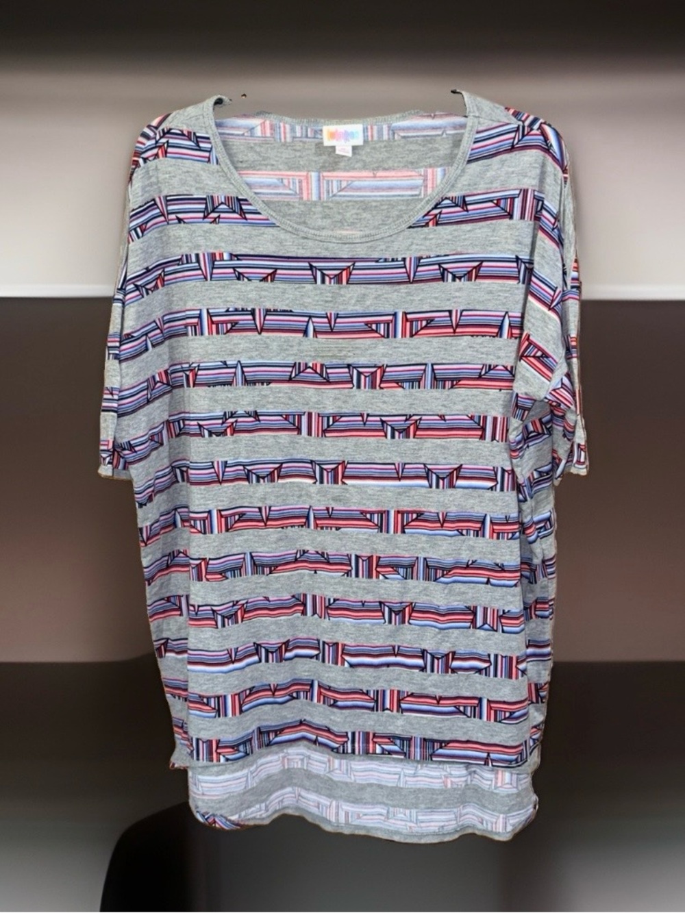 LuLaRoe Oversized Gray Short Sleeve Tee with Red & Blue Geometric Stripes-M-EC
